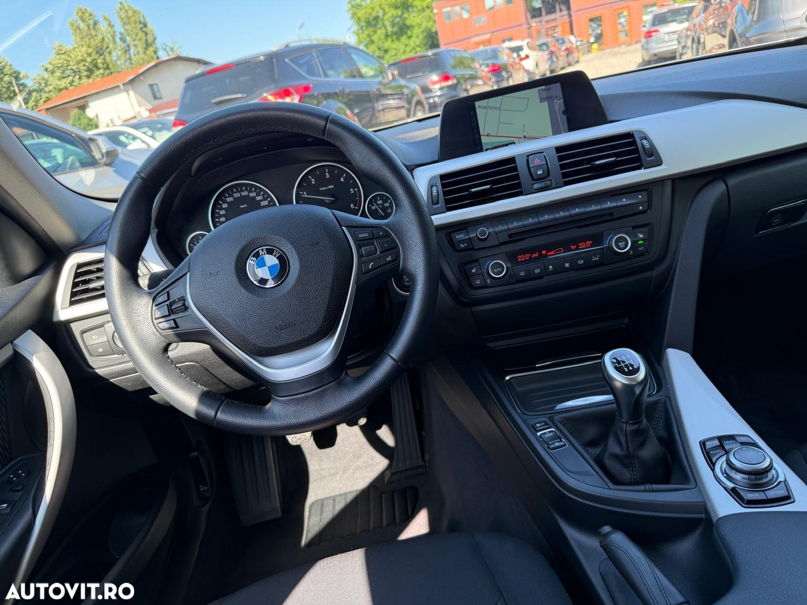 BMW Seria 3 320d xDrive - 19