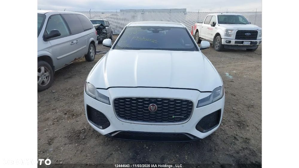 Jaguar XF P300 AWD R-Dynamic SE - 7