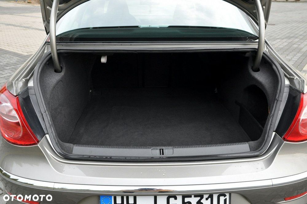 Volkswagen Passat CC - 38