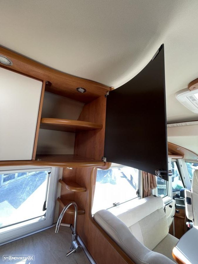 Carthago C-Tourer Camas gémeas e basculante - 24