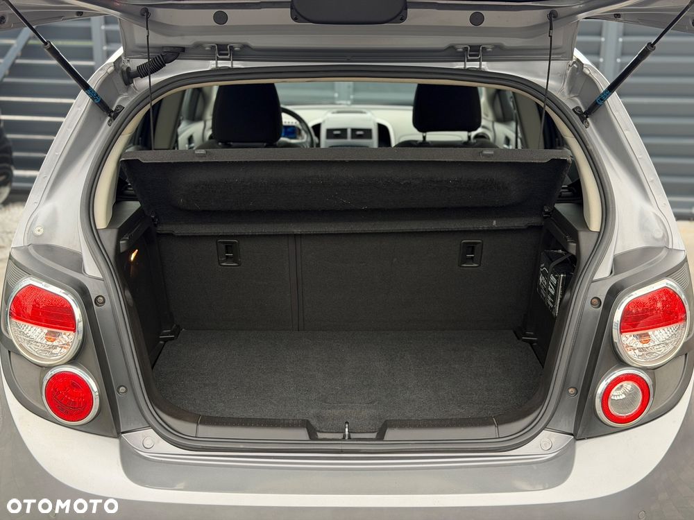 Chevrolet Aveo 1.6 LTZ - 26