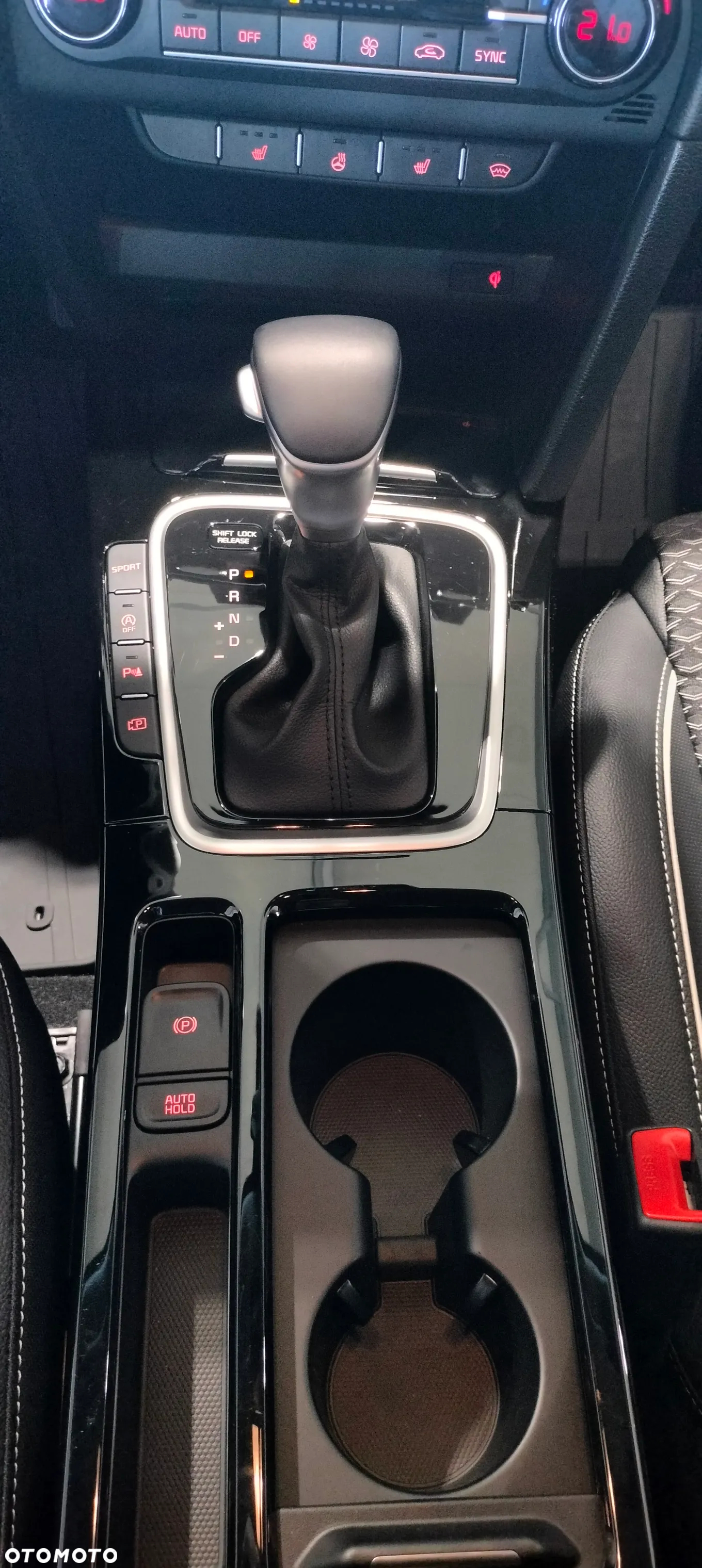 Kia XCeed 1.5 T-GDI Business Line DCT - 14