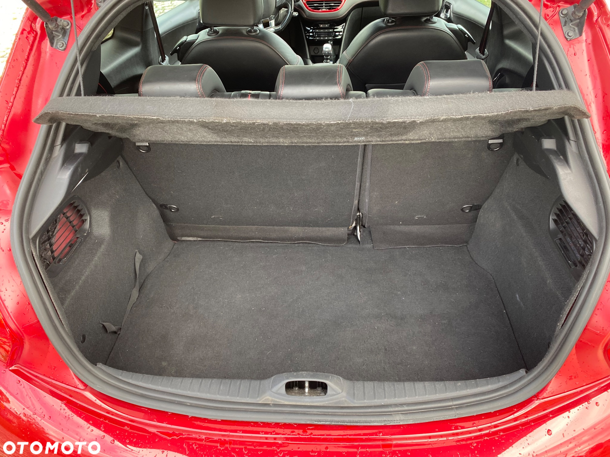 Peugeot 208 1.6 THP GTi - 12