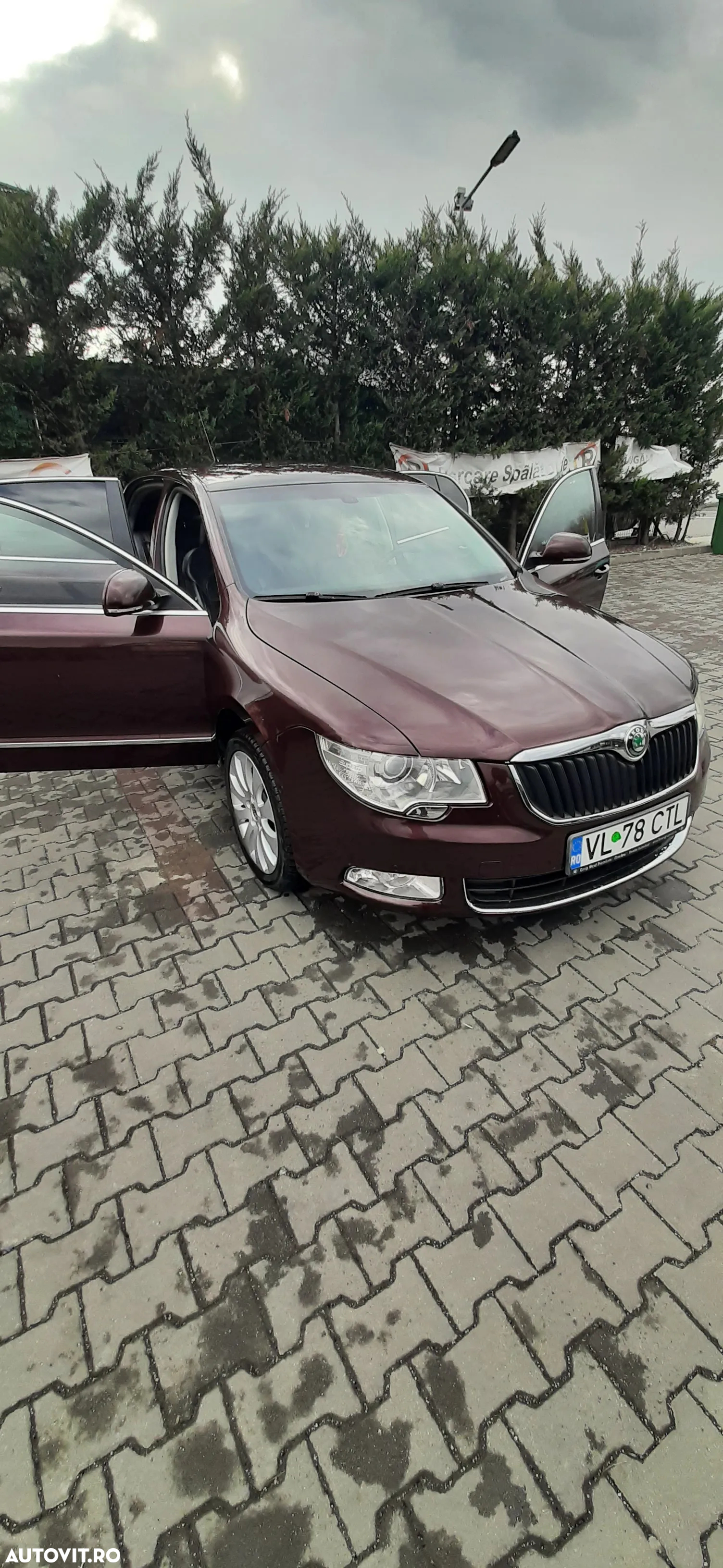 Skoda Superb 2.0 TDI Elegance DSG - 4