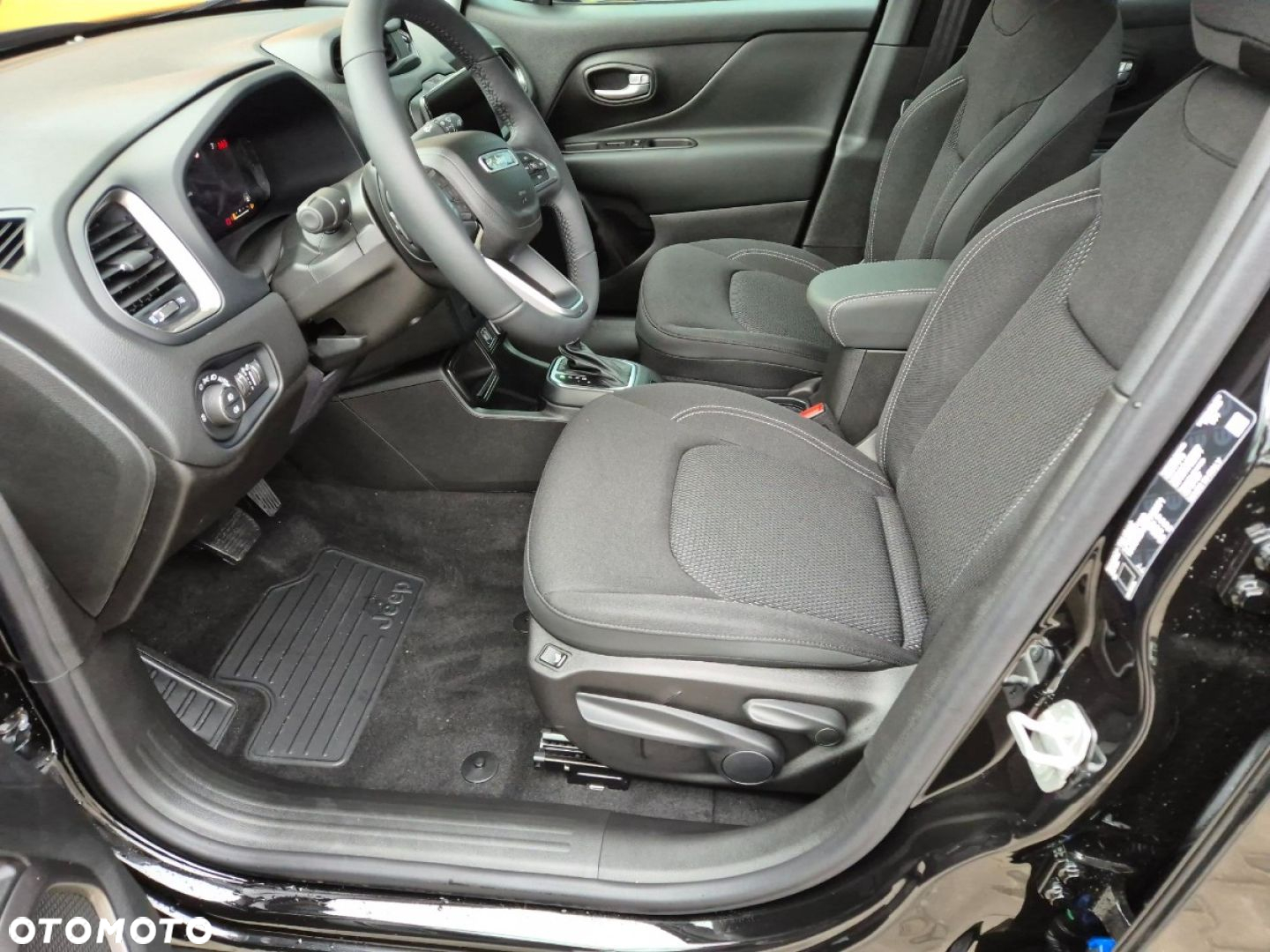 Jeep Renegade - 12
