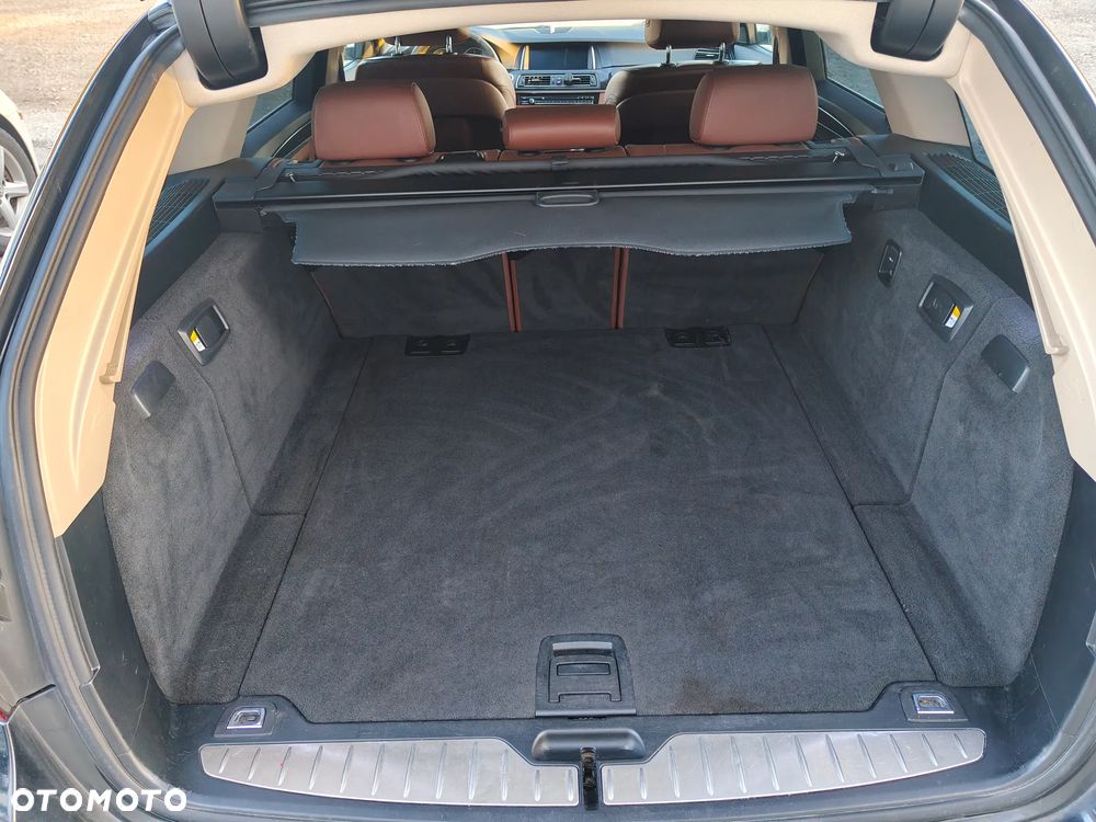 BMW Seria 5 525d xDrive Sport-Aut - 27