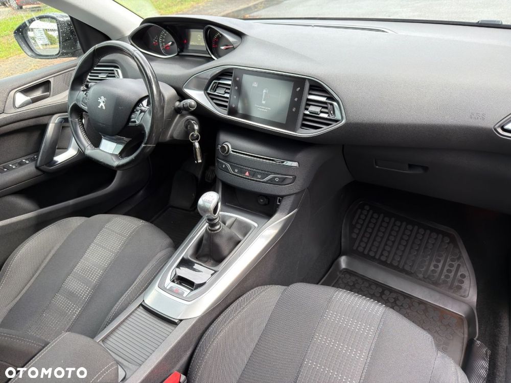 Peugeot 308 - 24