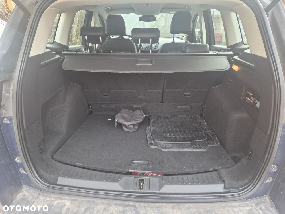 Ford Kuga - 9