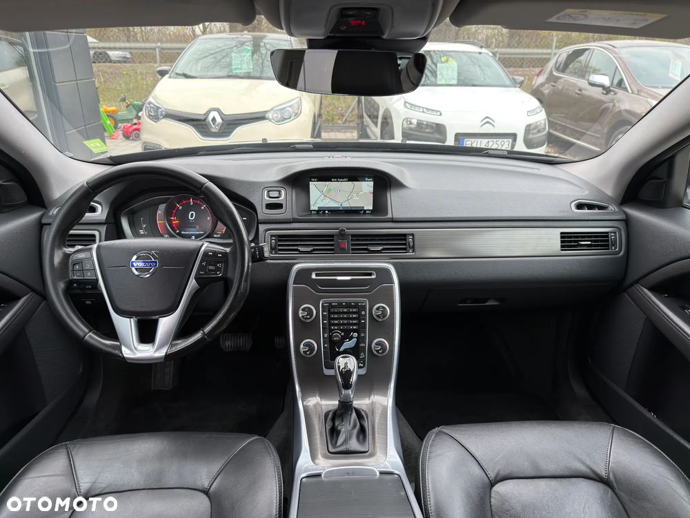 Volvo XC 70 ver-d4-drive--e-dynamic-momentum - 8