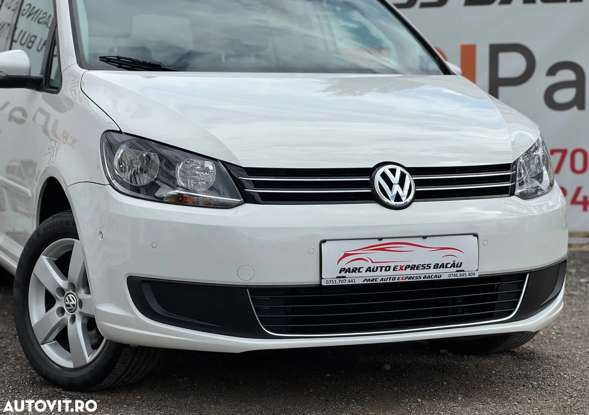 Volkswagen Touran 2.0 TDI DSG Comfortline - 17