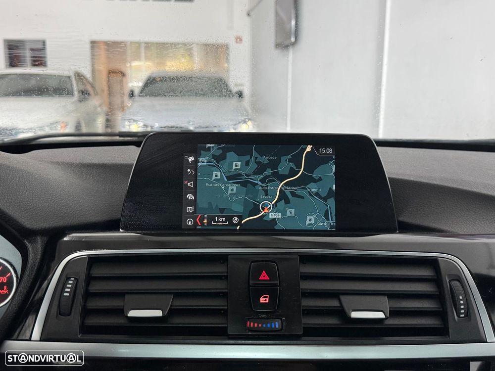 BMW 330 e iPerformance Pack M - 22