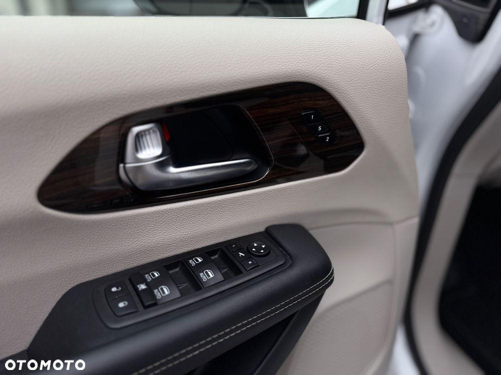 Chrysler Pacifica - 9