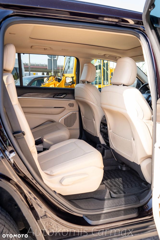 Jeep Grand Cherokee - 29
