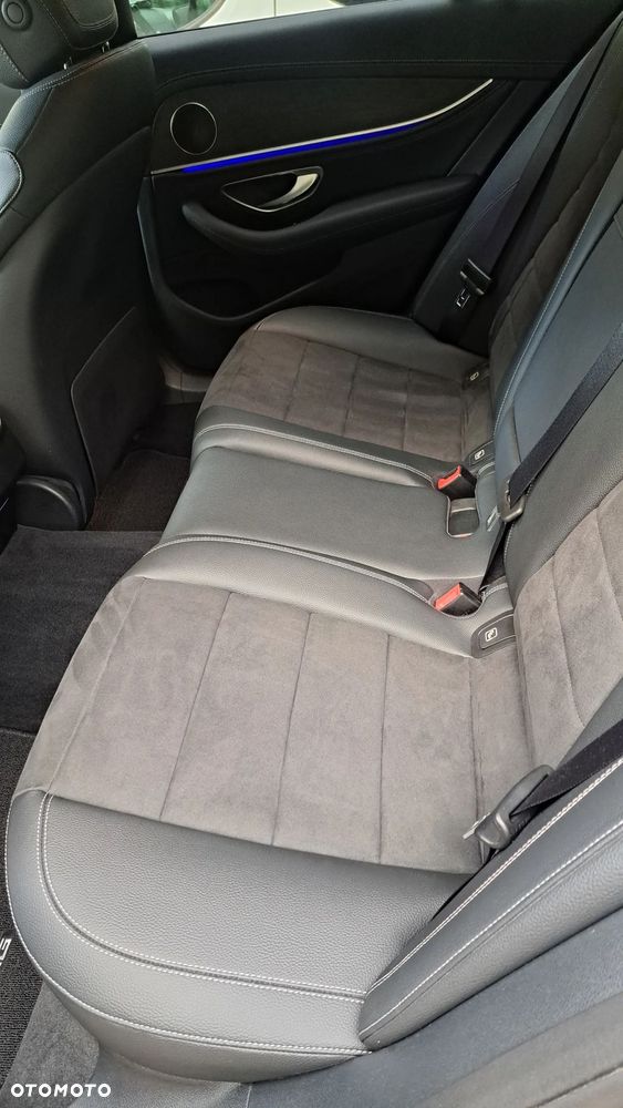 Mercedes-Benz Klasa E 200 4-Matic 9G-TRONIC - 8