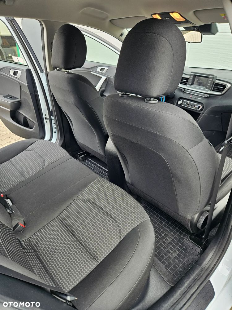 Kia Ceed 1.4 T-GDI S - 17