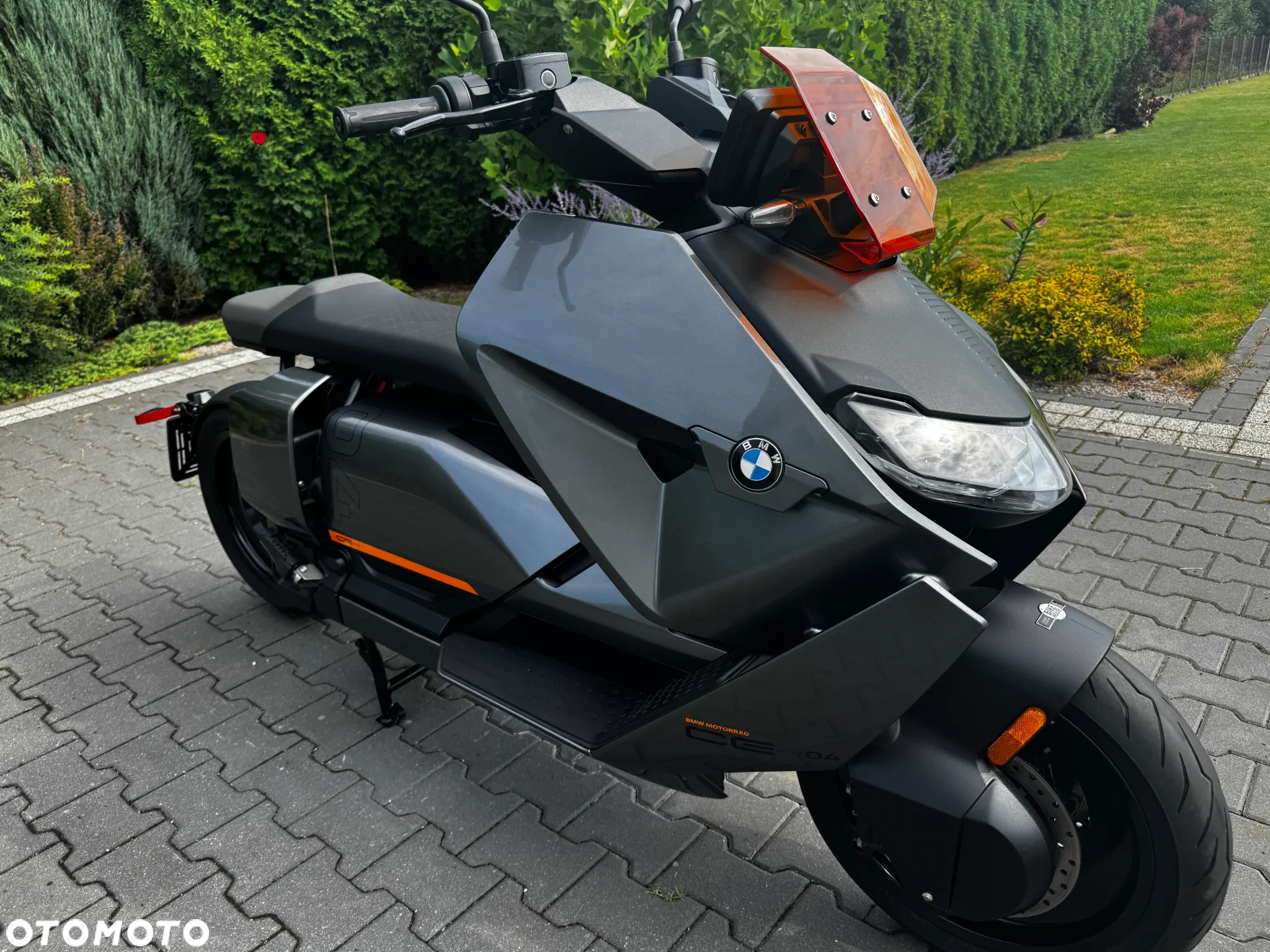 BMW CE 04 - 12