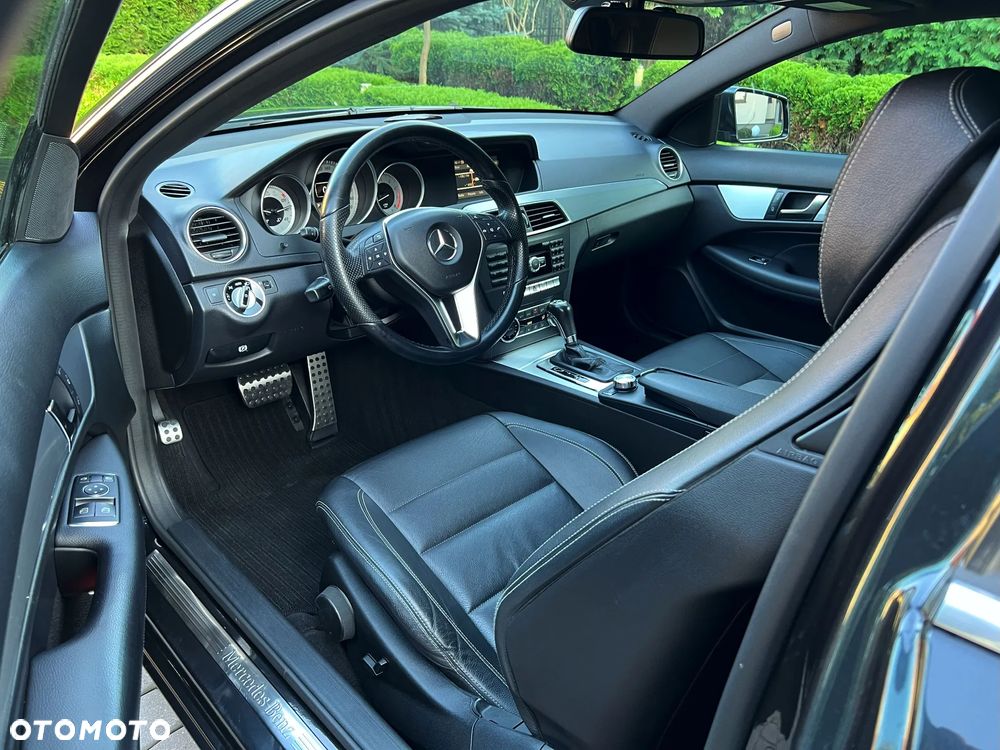 Mercedes-Benz Klasa C 180 Coupe BlueEFFICIENCY 7G-TRONIC - 17