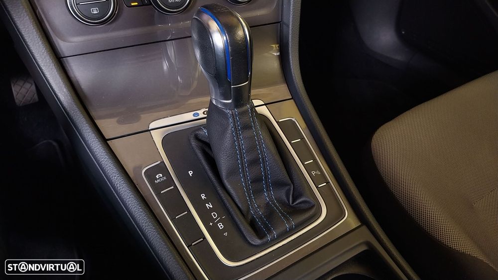VW e-Golf AC/DC - 11