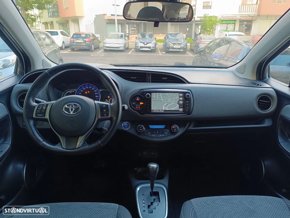 Toyota Yaris 1.5 HSD Comfort+Navi - 10