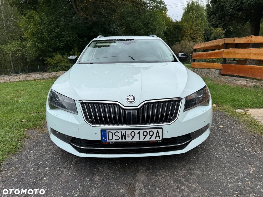 Skoda Superb 2.0 TDI Sportline DSG - 4