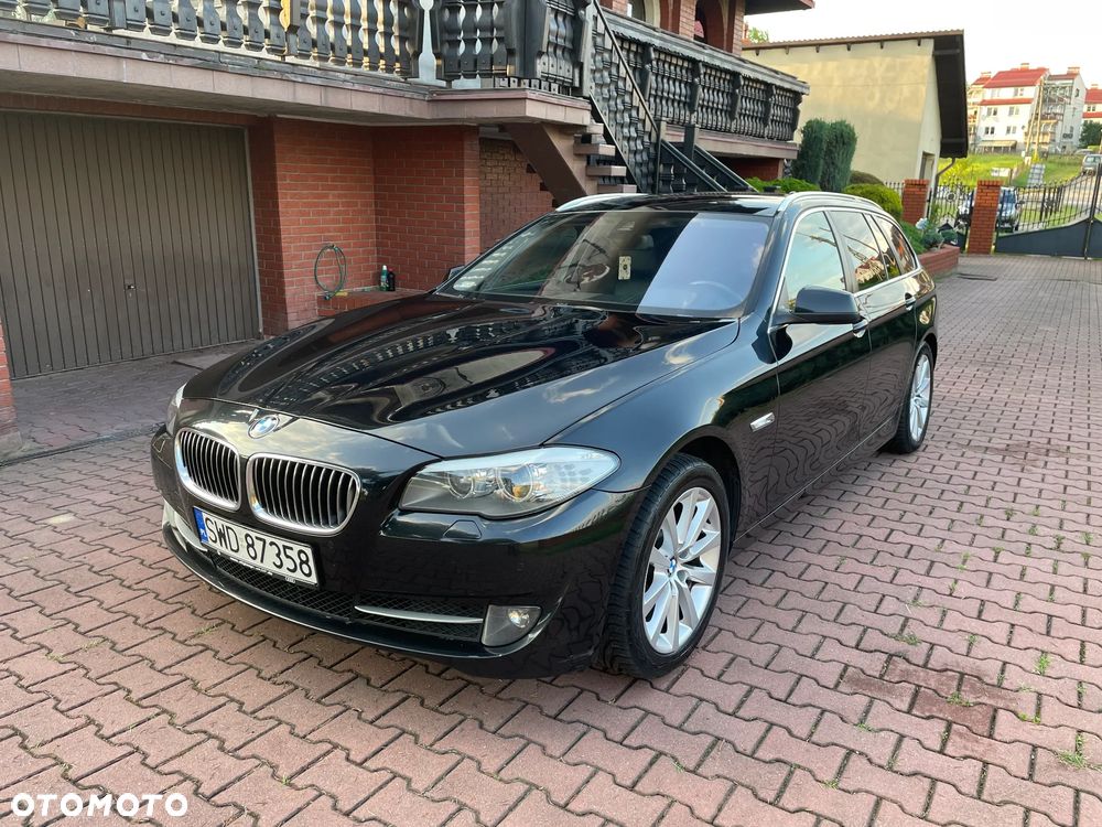 BMW Seria 5 520d Touring Luxury Line - 2