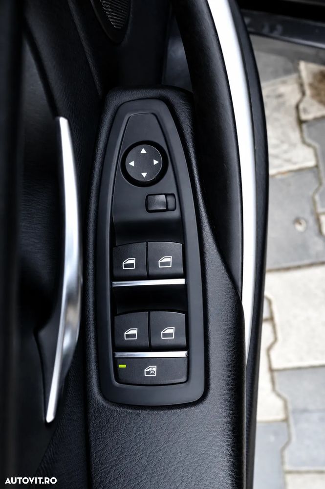 BMW Seria 3 318d Aut. - 17
