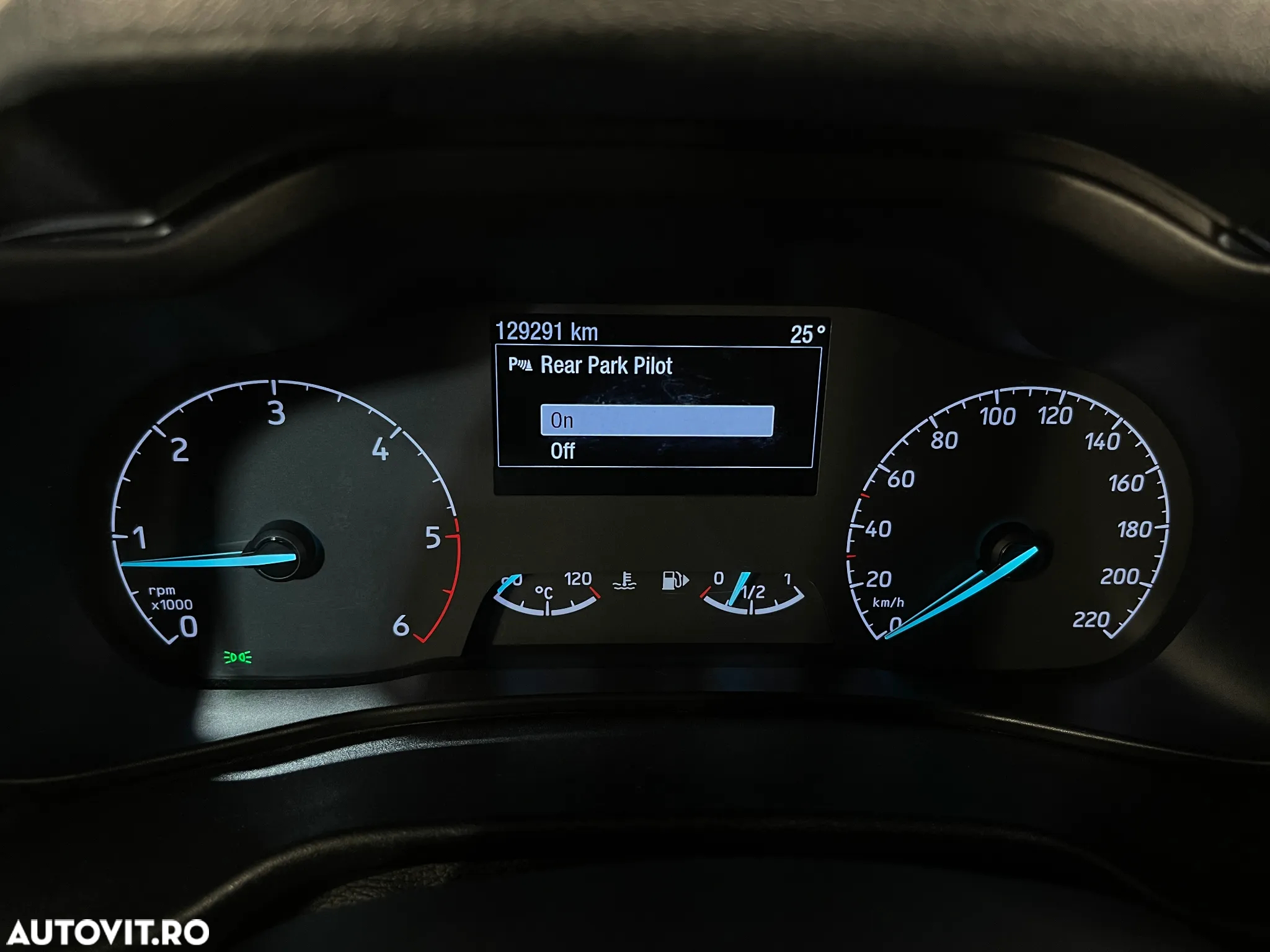Ford Transit Connect - 17