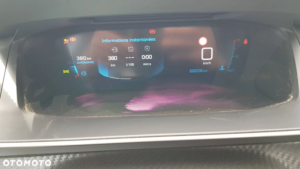 Peugeot 208 1.5 BlueHDi Signature S&S - 9