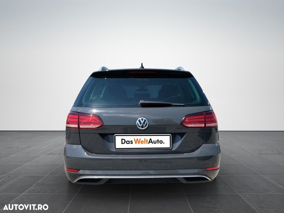 Volkswagen Golf - 8
