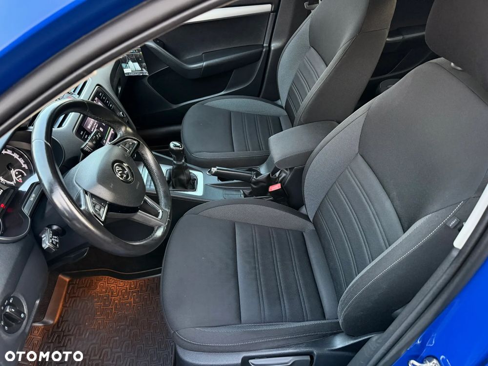 Skoda Octavia 1.6 TDI SCR Active - 11