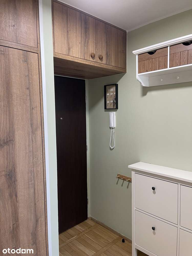 2 pokoje | 30 m² | Balkon | Łazienki Królewskie | 1. piętro