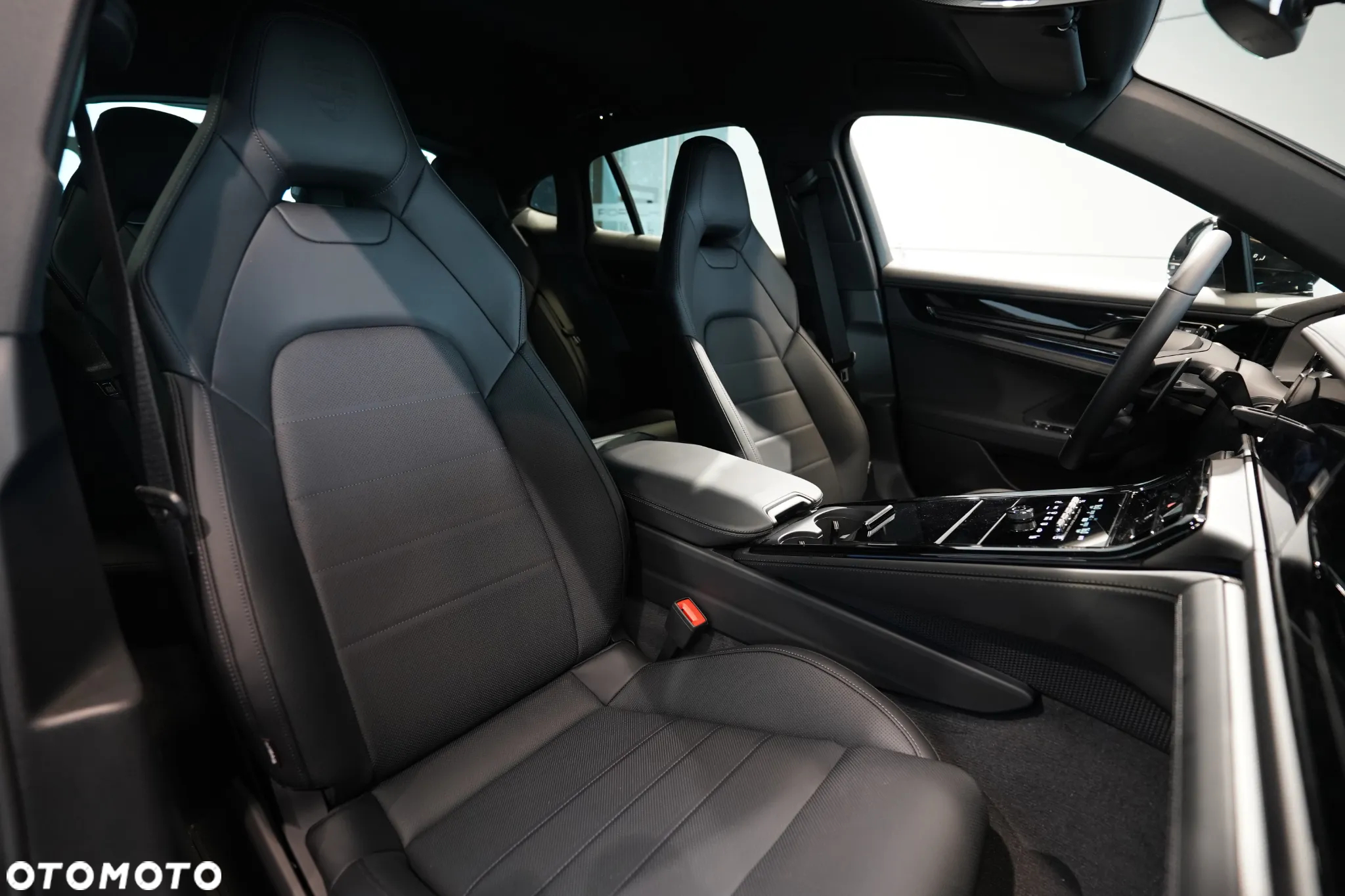 Porsche Panamera 4 - 30