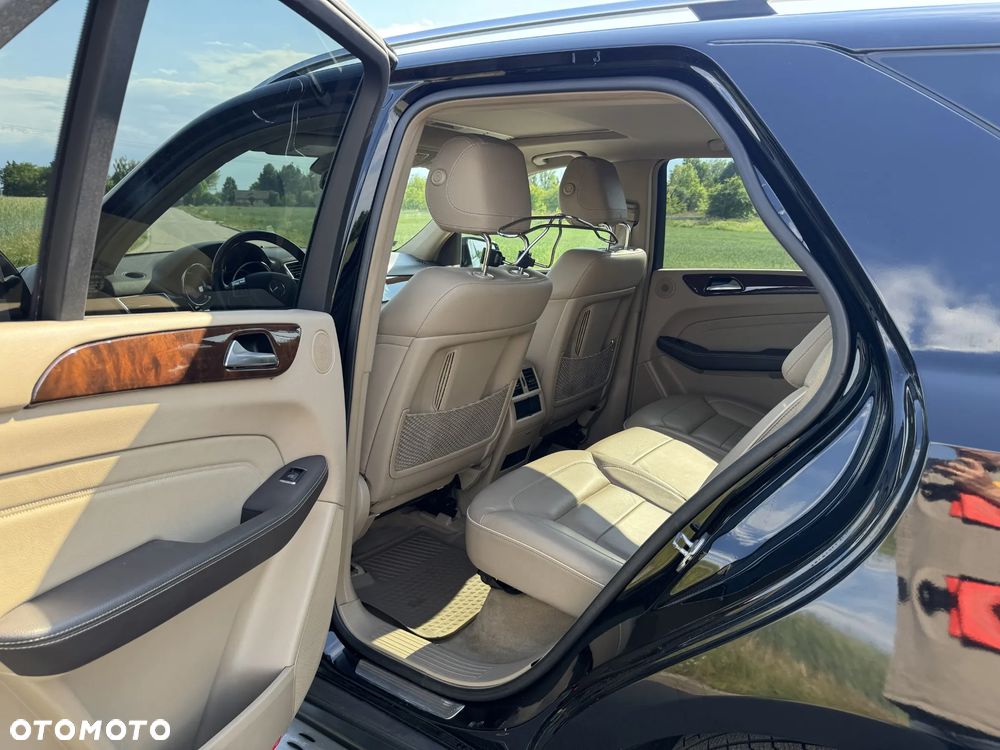 Mercedes-Benz ML - 14