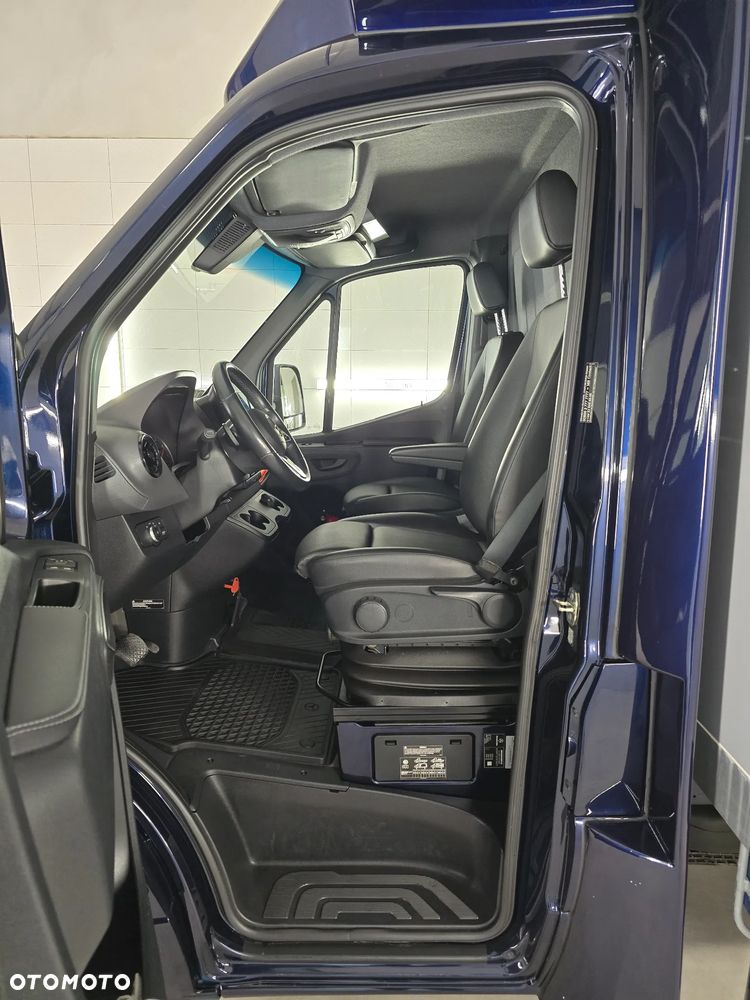 Mercedes-Benz SPRINTER 319 3.0 CDI KONTENER 4,28cmDługi 2,29cmSzero 2,24cmWysok + WINDA 750Kg 42Tyś km SERWIS DO OSTATNIEGO Km ASO MERCEDES-BENZ SALON PL STAN NOWY NOWY NOWY FABRYCZNA GWARANCJA - 17