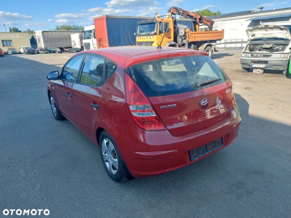 Hyundai i30 1.4 Comfort - 11