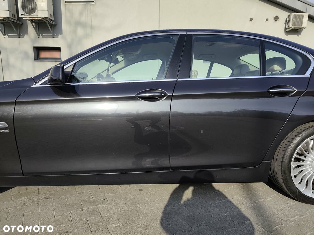 BMW Seria 5 530d xDrive - 9