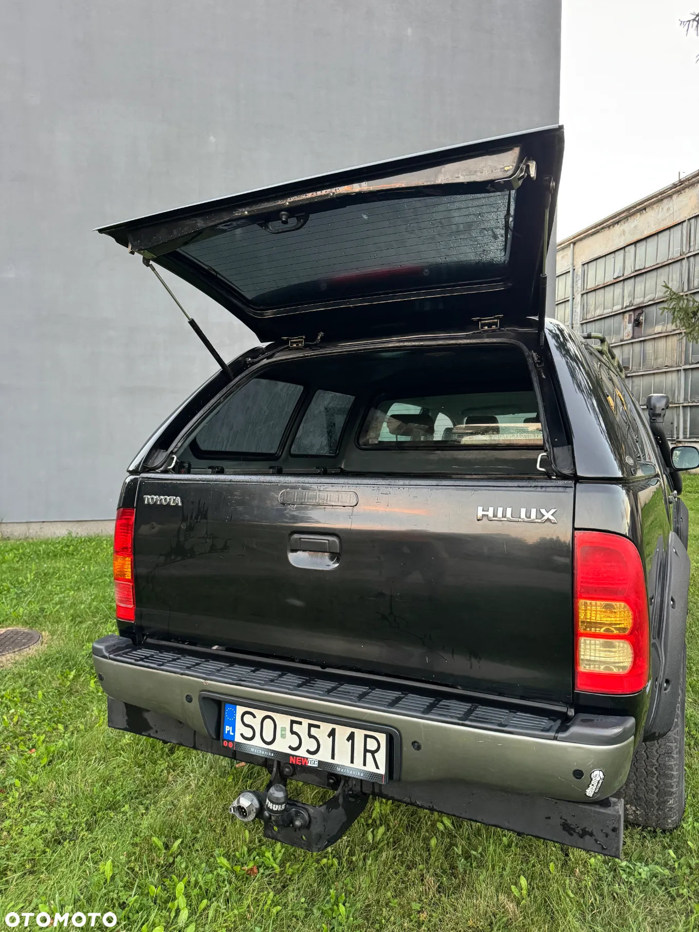 Toyota Hilux 2.5 D-4D DLX + - 8