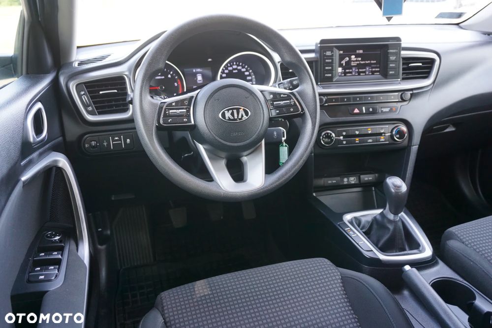 Kia Ceed 1.6 CRDi SCR M - 10