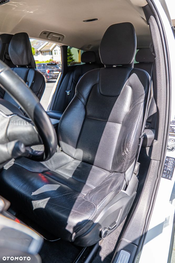Volvo V90 D4 Momentum - 21