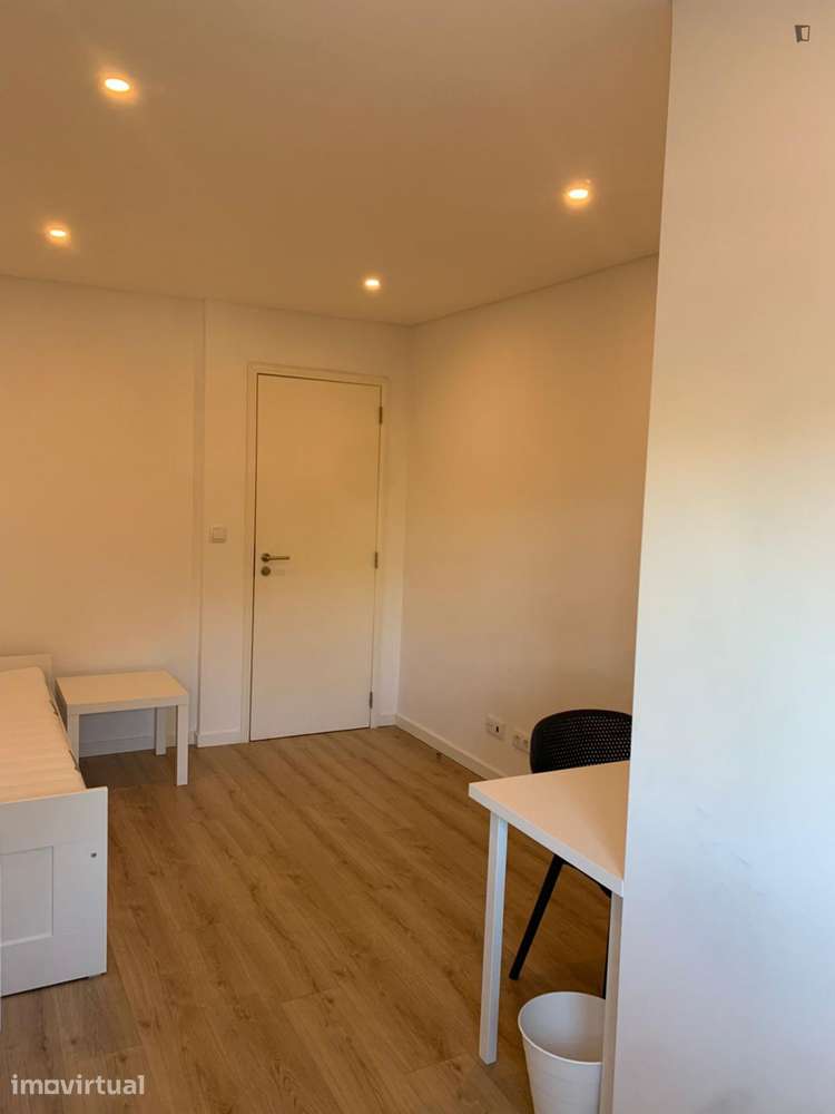 Quarto - localizado em Oeiras Lisbon - Grande imagem: 3/10