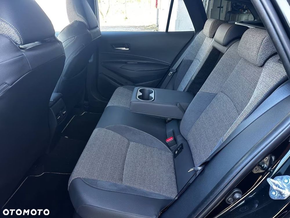 Toyota Corolla 1.8 Hybrid Executive - 24