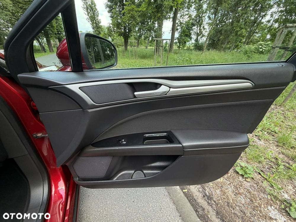 Ford Mondeo - 33