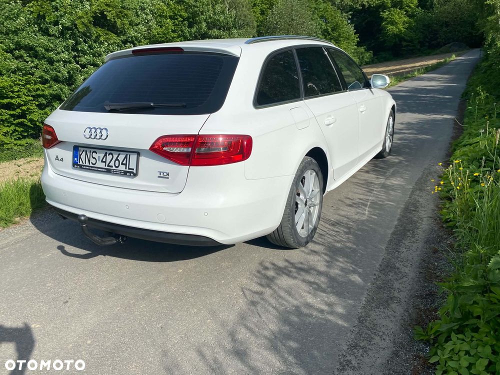Audi A4 Avant 2.0 TDI DPF quattro S tronic Attraction - 9