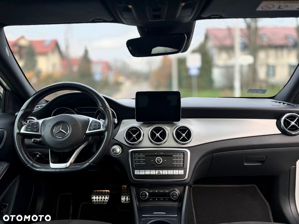 Mercedes-Benz GLA 220 4-Matic AMG Line - 11