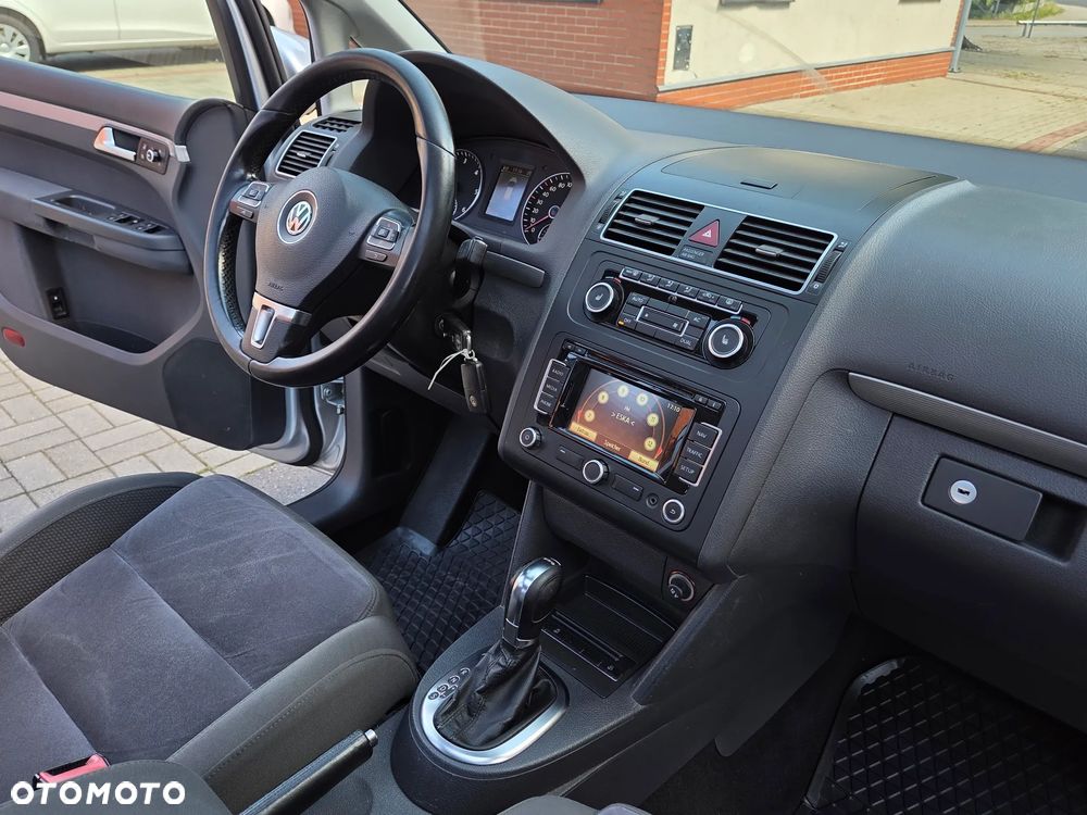 Volkswagen Touran 1.6 TDI DPF BlueMotion Technology DSG Highline - 21