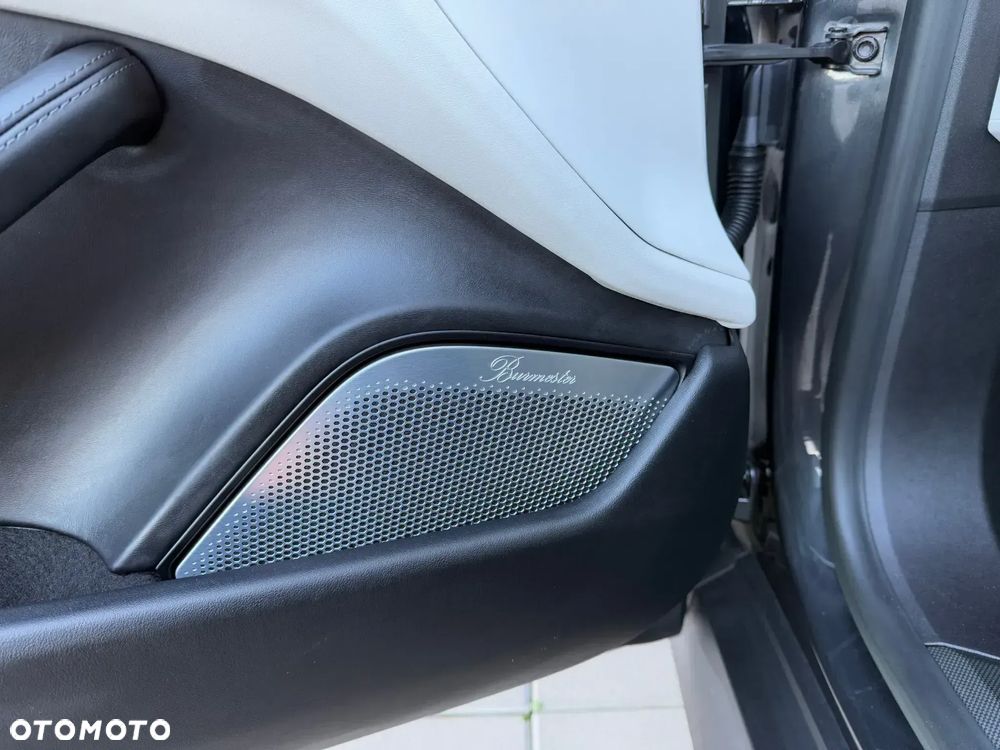 Porsche Taycan Turbo S Cross Turismo - 27