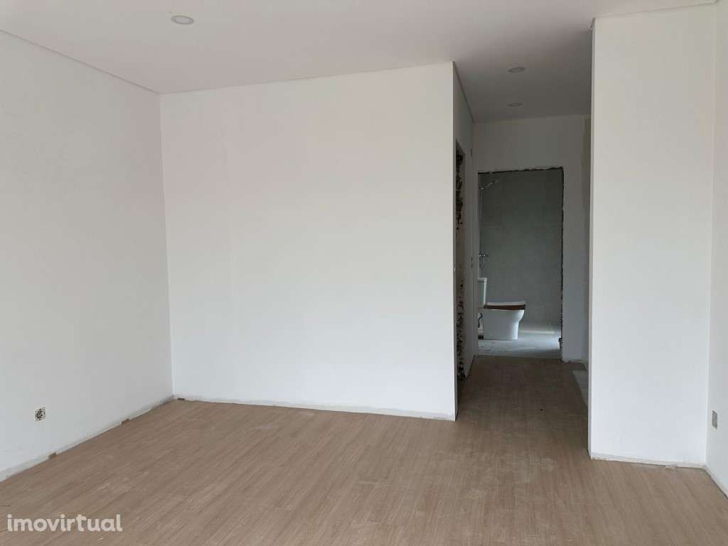 Moradia Geminada em Fernão Ferro, Redondos - Grande imagem: 5/21