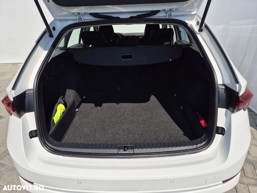 Skoda Octavia Combi 2.0 TDI DSG Style - 28