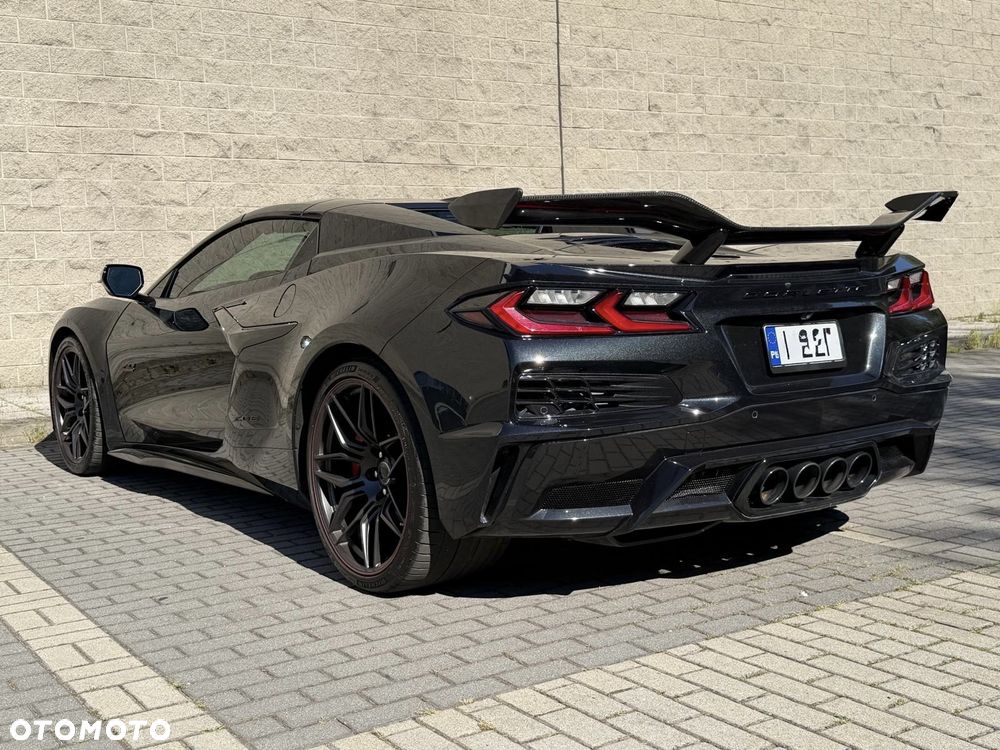 Chevrolet Corvette - 12