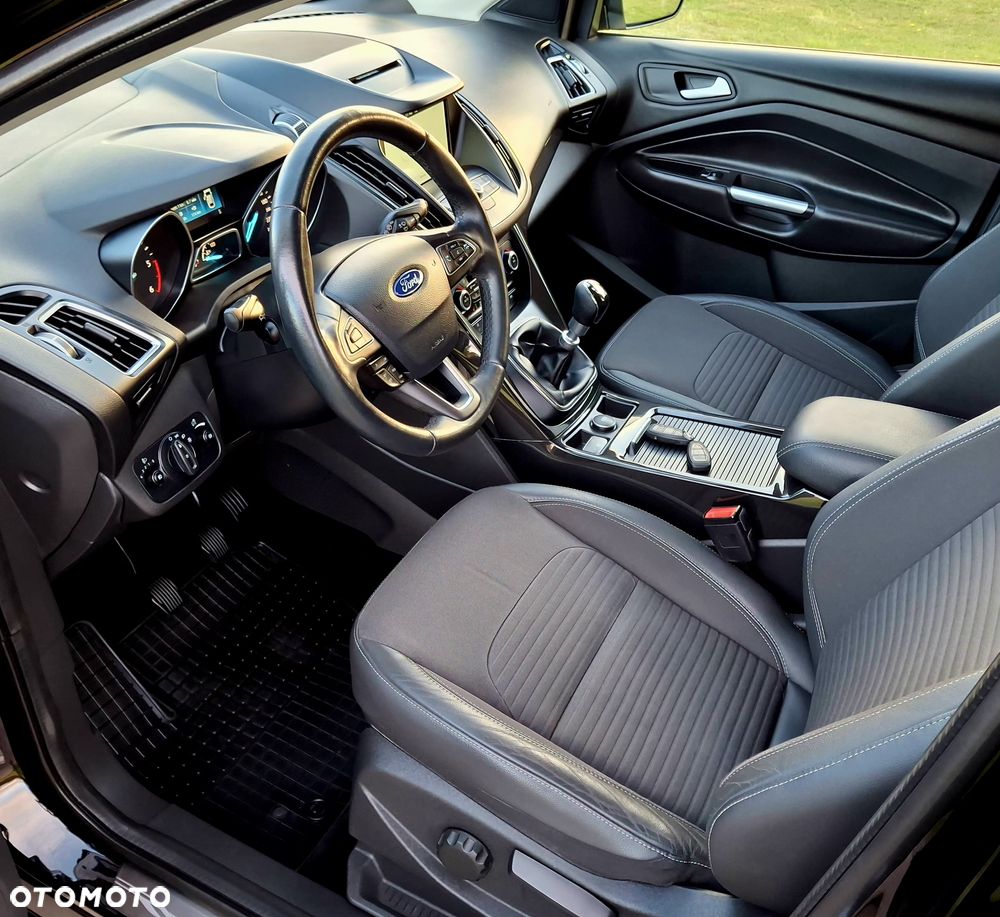 Ford Kuga 2.0 TDCi 2x4 Titanium - 19